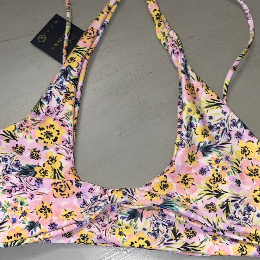 New Skatie Bathing Suit Top, beach flower, size XL, super stretchy 21% spandex